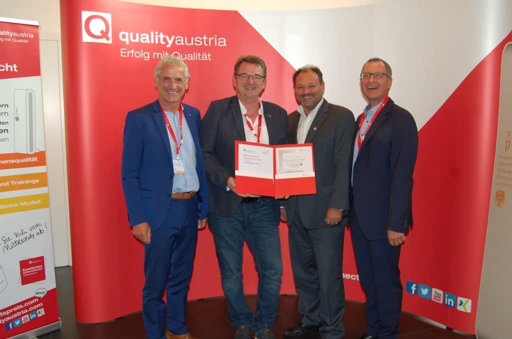 Winners-Conference_Staatspreis-Unternehmensqualität_2019_Fotowand_ (32)