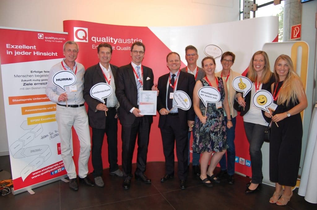 Winners-Conference_Staatspreis-Unternehmensqualität_2019_Fotowand_ (52)